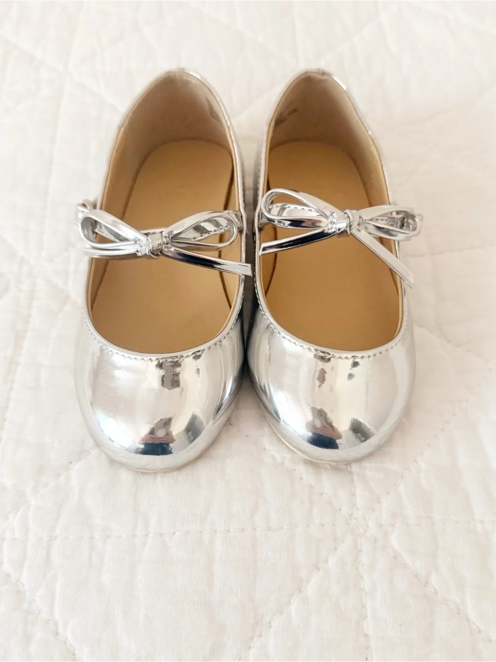 Janie and Jack Girls’ Metallic Silver Bow Ballet Flats 9